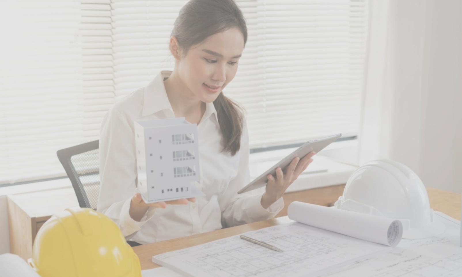 Equipo de menorralolin trabajando en planificación financiera